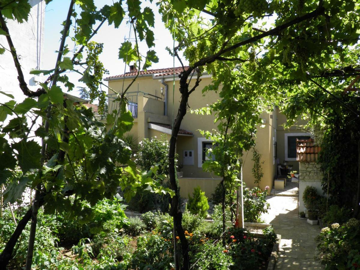 Apartman Mia Biograd Biograd Na Moru Εξωτερικό φωτογραφία